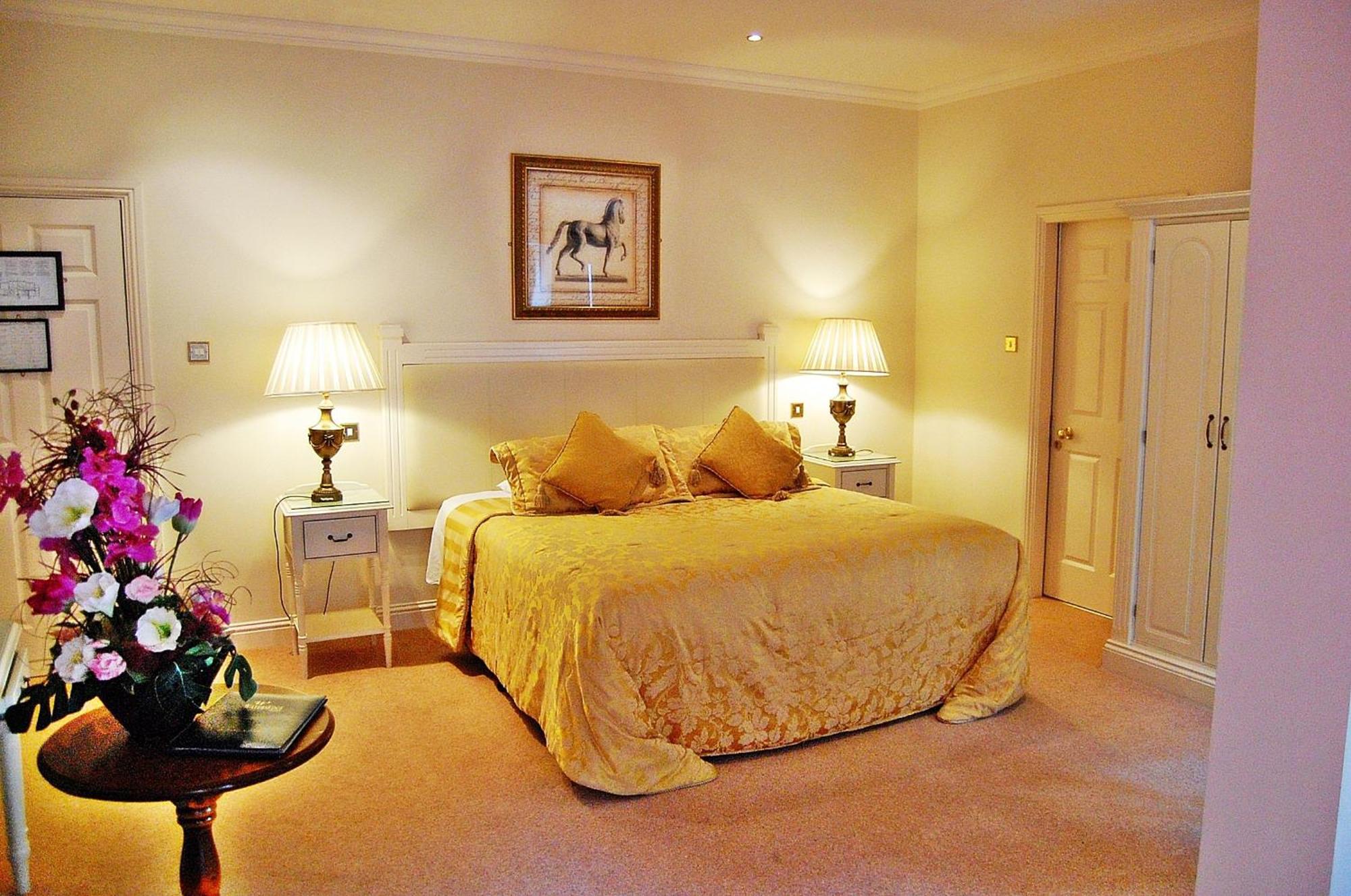 Watersedge Hotel كوب المظهر الخارجي الصورة