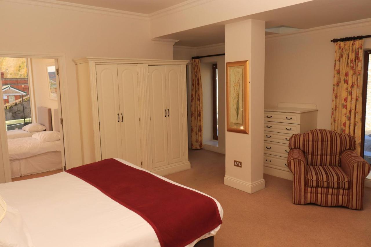 Watersedge Hotel كوب المظهر الخارجي الصورة